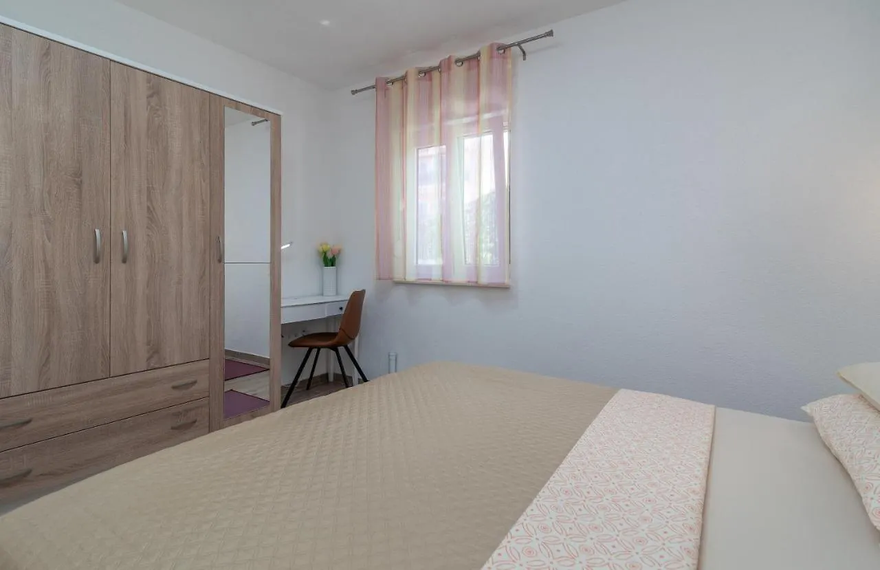 Apartment Gagula With Jacuzzi 트로기르