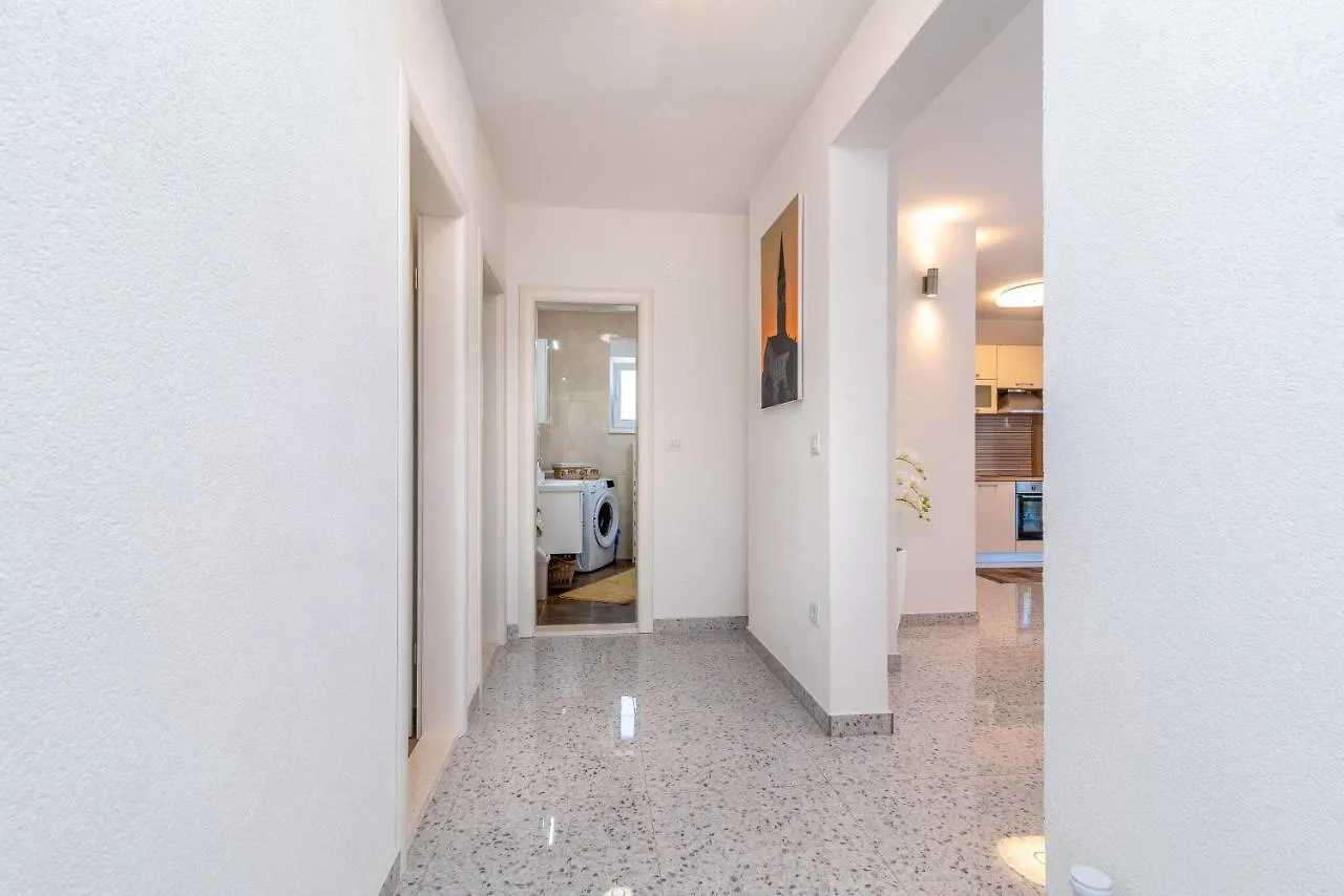 Apartment Gagula With Jacuzzi Trogir Croatia