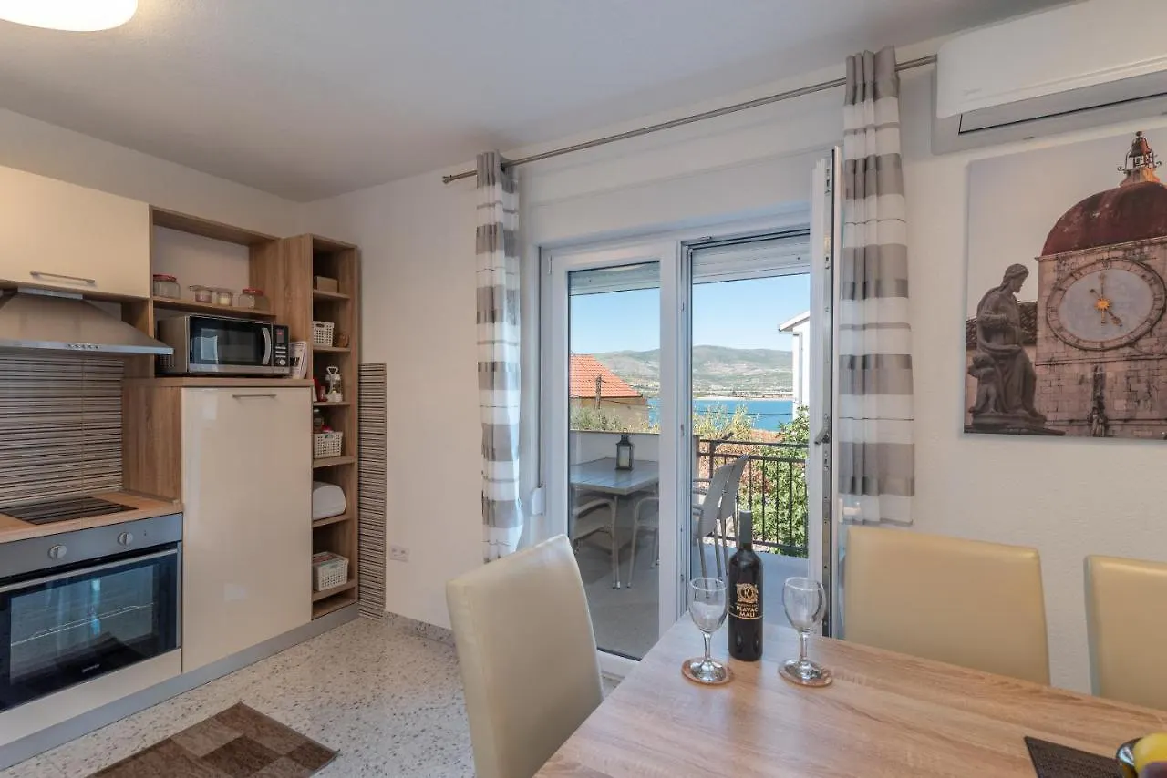 Apartment Gagula With Jacuzzi Trogir Croatia