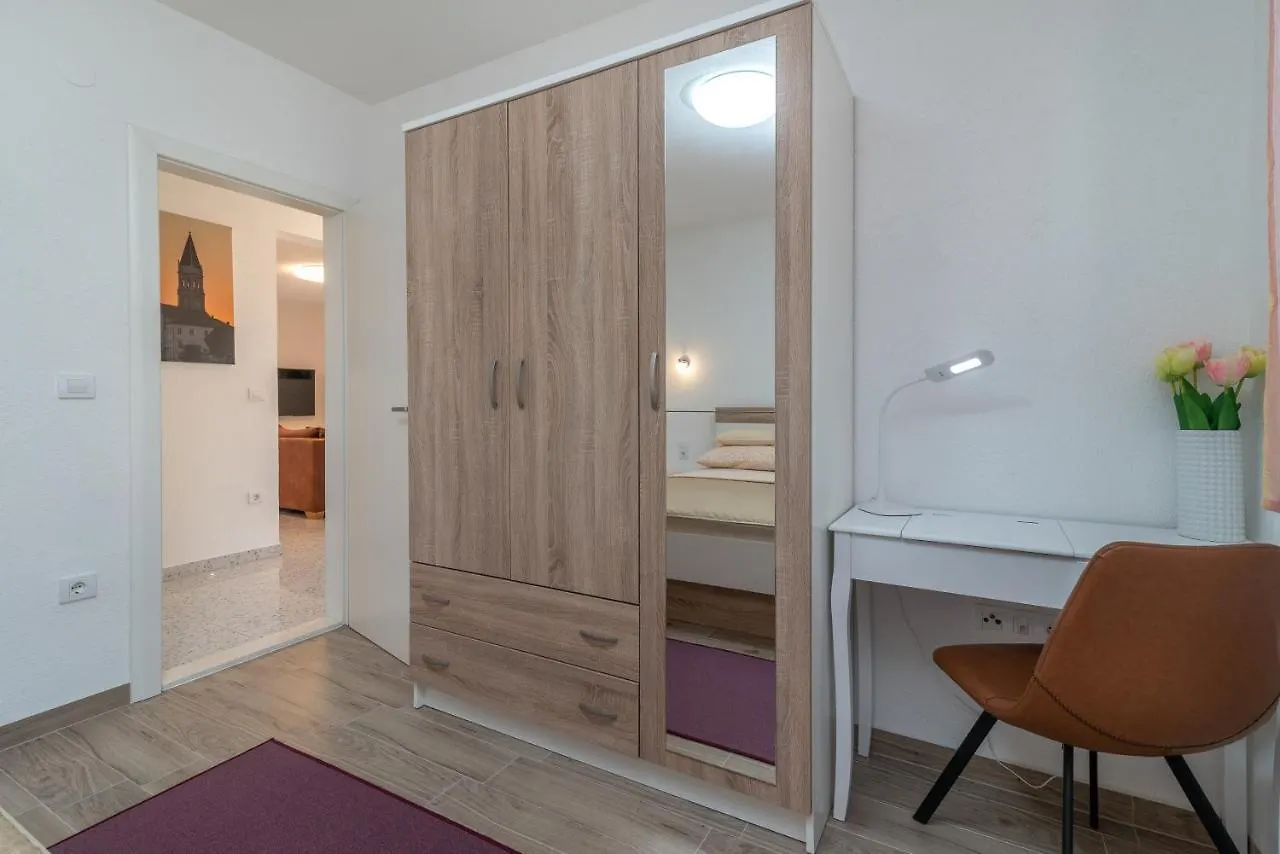 Apartment Gagula With Jacuzzi Trogir 0*,  Croatia